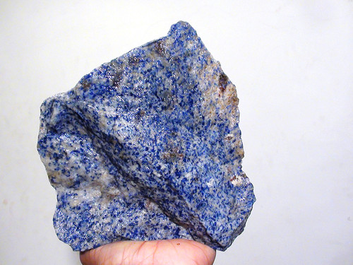 Blue Quartz enhances organizational abilities, self-discipline and orderliness 3202